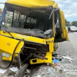 ДТП в Киеве — в Киеве маршрутка врезалась в автобус на остановке