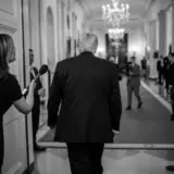 Трамп говорит, что что-то произойдет