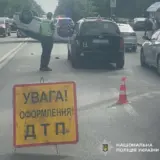 ДТП у Києві – автомобіль перекинувся на дах