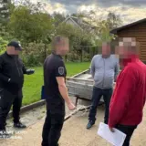 Командир військової частини змушував підлеглих будувати йому будинок
