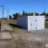 На Харківщині біля залізниці встановлюють укриття