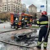 Мужчина поджег шины возле здания КГГА