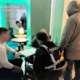 В Киеве мошенники обещали американцу создать за 3 миллиона лазерное оружие