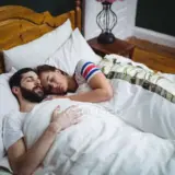 Сон пижаме может отрицательно влиять на интимные отношения