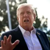 Трамп назвав умову своєї зустрічі із Зеленським та Путіним