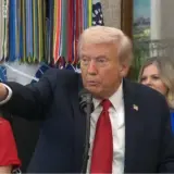 Трамп назвал журналистку тупой