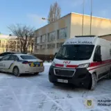 Школяр напав з ножем на вчительку та однокласника у Києві