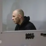 Розстріл українських військовополонених – рашист розстріляв полоненого воїна ЗСУ під Вовчанськом