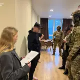 В Харькове полицейские шантажом забрали у наркоманов более 10 миллионов