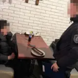 Чиновниця вимагала понад $20 тисяч у пораненого військового на Дніпропетровщині