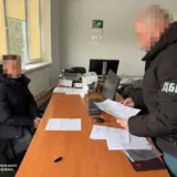 Волинського митника звинувачують у махінаціях з автомобілями