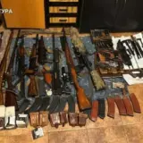 У Києві чоловік торгував зброєю у приміщенні лікарні
