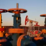 Кувейт объявил форс-мажор и начал сокращать добычу нефти