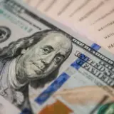 Курс доллара установил очередной рекорд за март