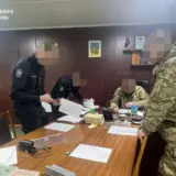 Командир військової частини змушував військових ремонтувати житло своїх родичів