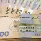 У Мінсоцполітики пояснили, хто та коли отримає 1500 грн допомоги