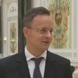 Голова МЗС Угорщини терміново знищує секретні документи щодо санкцій