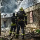 Обстріл Харкова – горить офісна будівля після російського удару