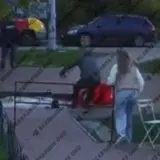У Києві дівчина впала в яму з водою