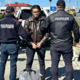 В Україну екстрадовано організатора схеми «авто для ЗСУ»