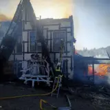 На Закарпатті спалахнув дерев’яний готель