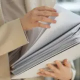 В Украине в марте 2026 года выросли зарплаты госслужащих