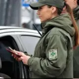 В Україні скасовано обмеження на виїзд за кордон для частини жінок-чиновників