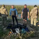 На границе с Молдовой задержали пытавшихся бежать украинцев в гидрокостюмах – смотреть видео