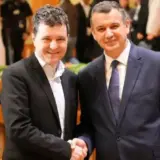 Новим прем’єр-міністром Румунії став уродженець України Еуджен Томак