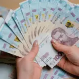 Кабмин запланировал повышение средней зарплаты в Украине за три года